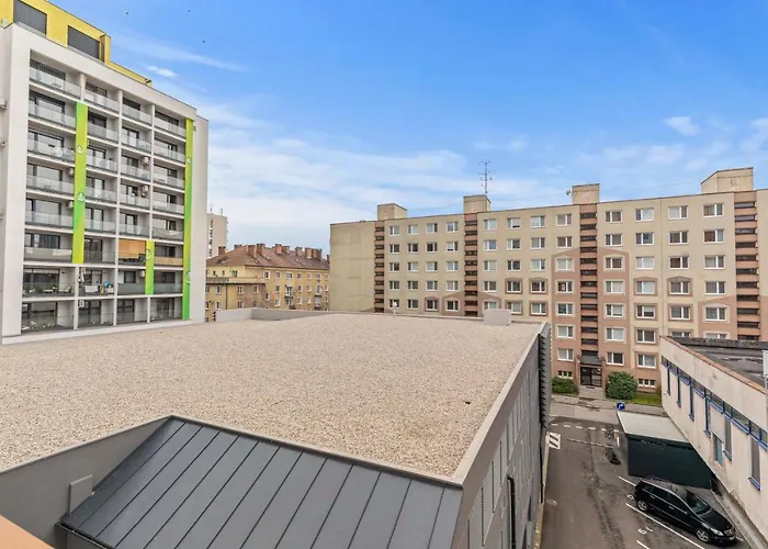 Lam - Ac -balcony