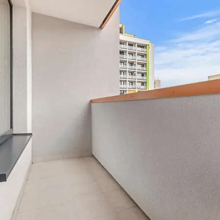 Lam - Ac -balcony דירה *